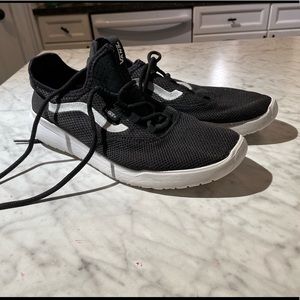 Mens black and white Van runners